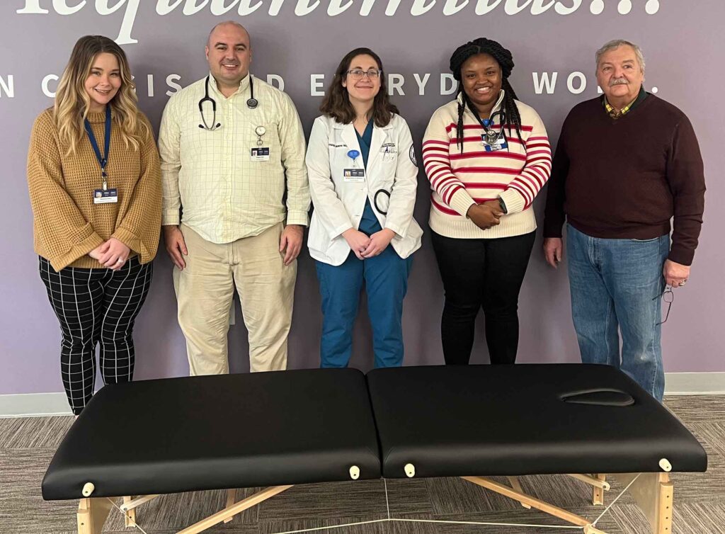 The Wright Center for 皇家华人 Medical Education recently received an osteopathic manipulation treatment table from the Pennsylvania Osteopathic Medical Association (POMA). 
